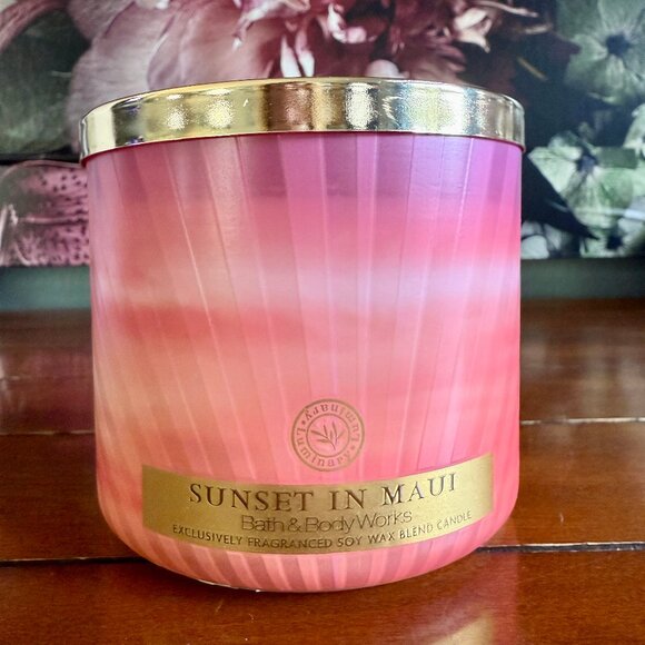 NEW SUNSET IN MAUI 3-Wick Glowing Luminary14.5 oz Candle Bath & Body Works - Picture 1 of 5